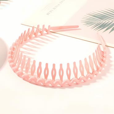 Wavy comb teethed headband