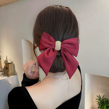 Womens Luxury Bow with Rhinestone Crystals - Gummia