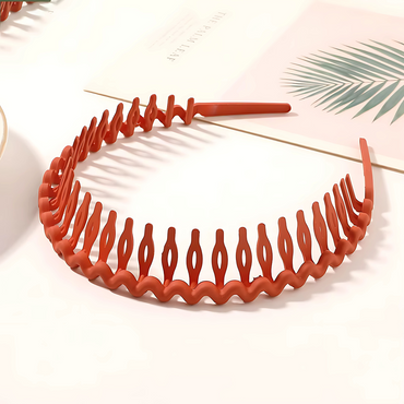 Wavy comb teethed headband