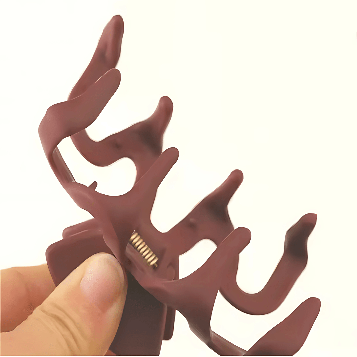 Wavy Matte Hair Claw Clip for Women - Gummia