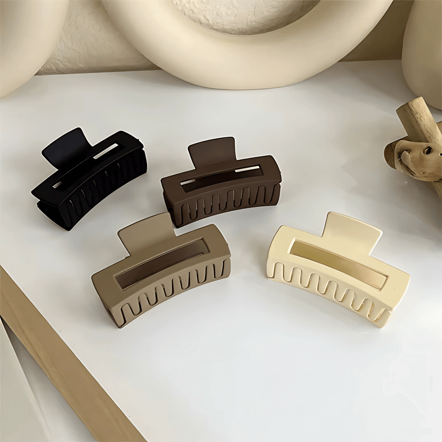 Stylish Matte Rectangle Claw Clip for Women - Gummia