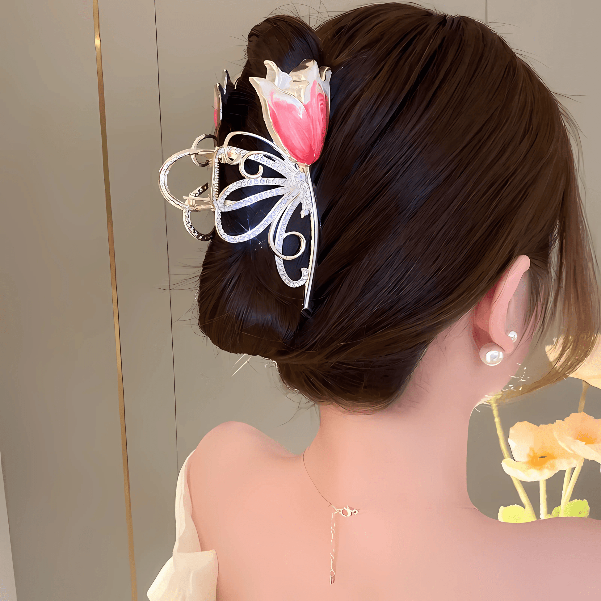 Rhinestone Tulip Claw Clip - Gummia