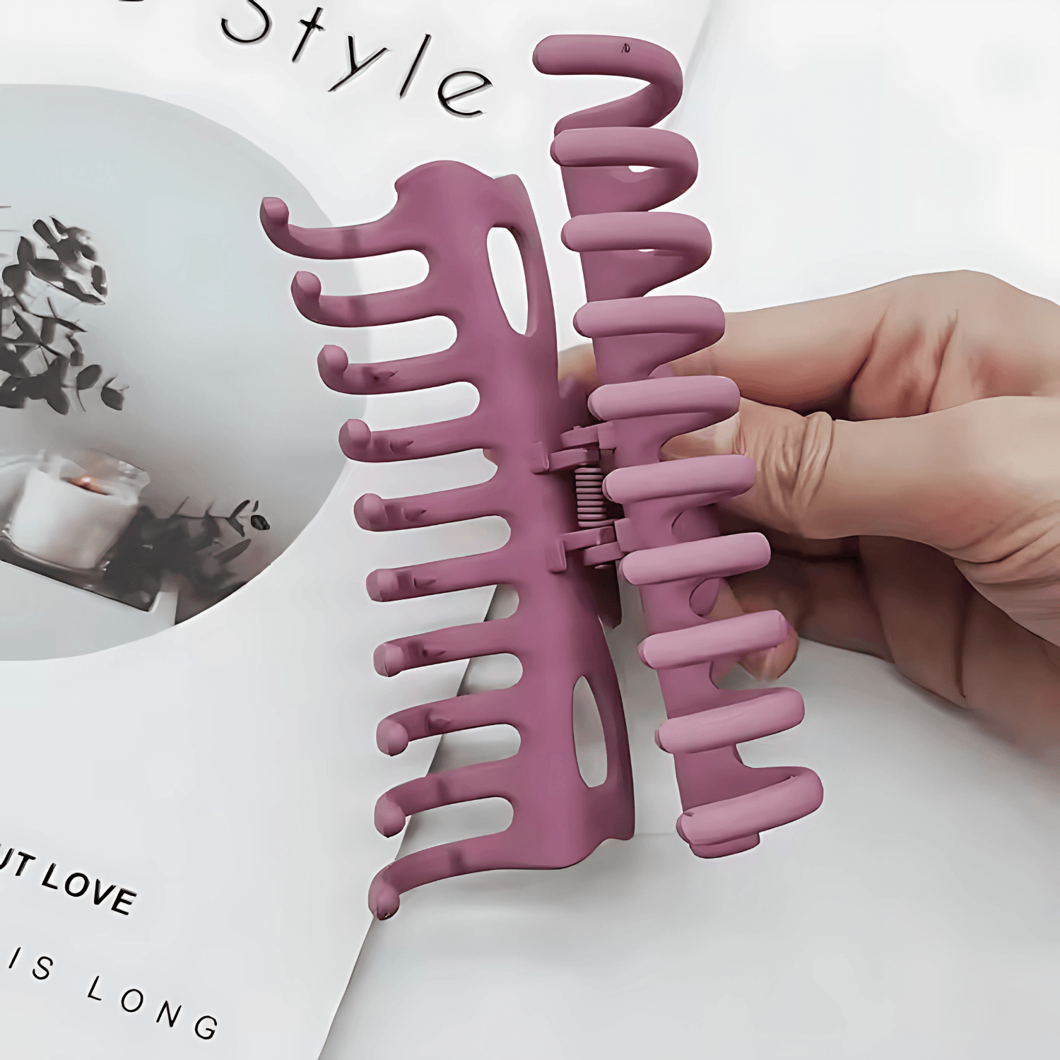 Large Matte Non-Slip Claw Clips for Thick Hair - Gummia