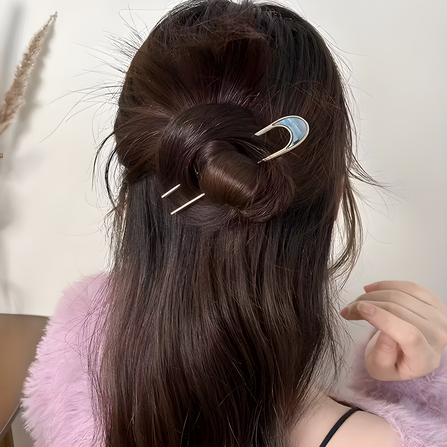 Metal U-Shaped French Gold Hair Pin with marble design